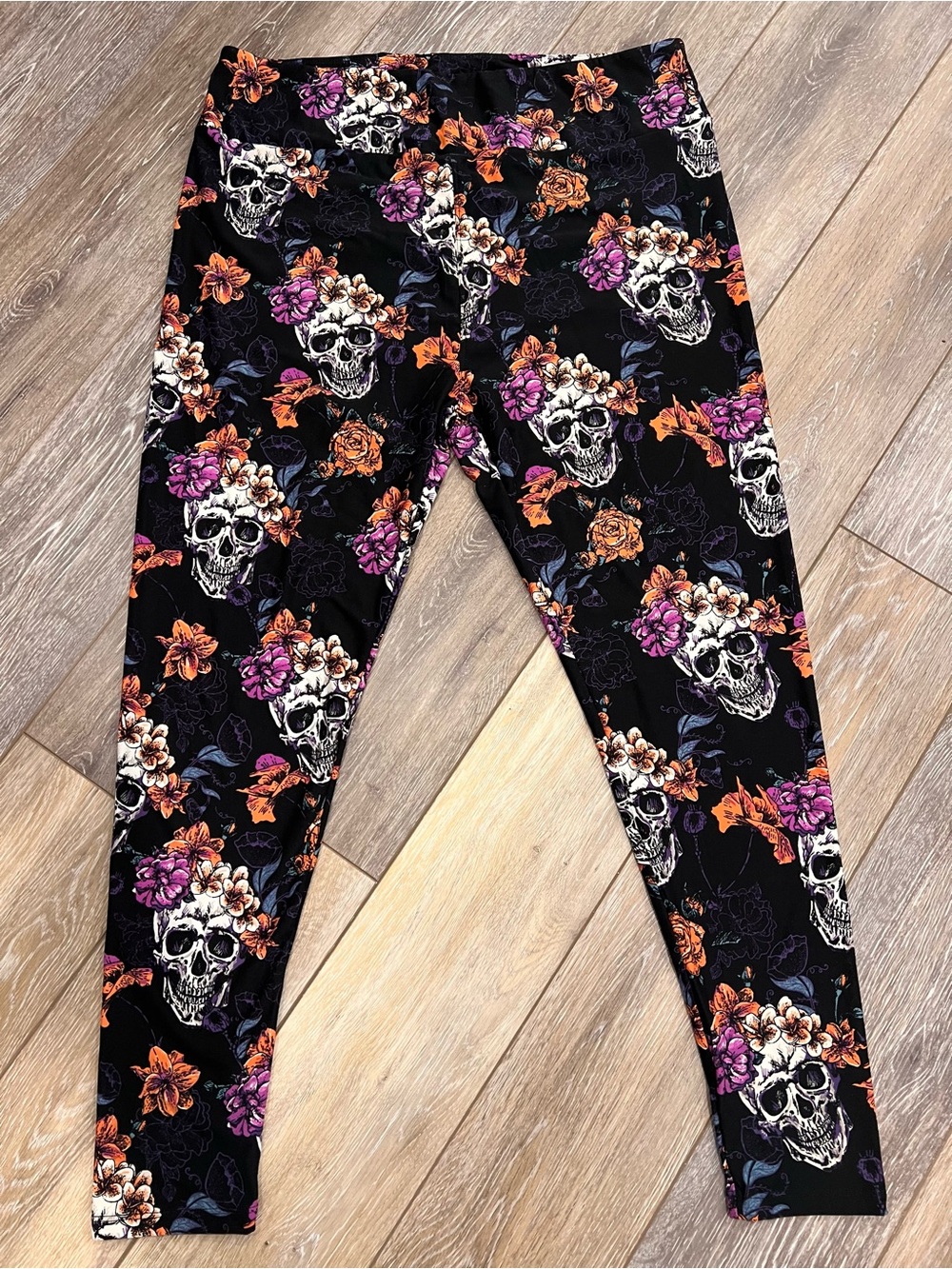 LuLaRoe Skull & Florals Leggings TC2